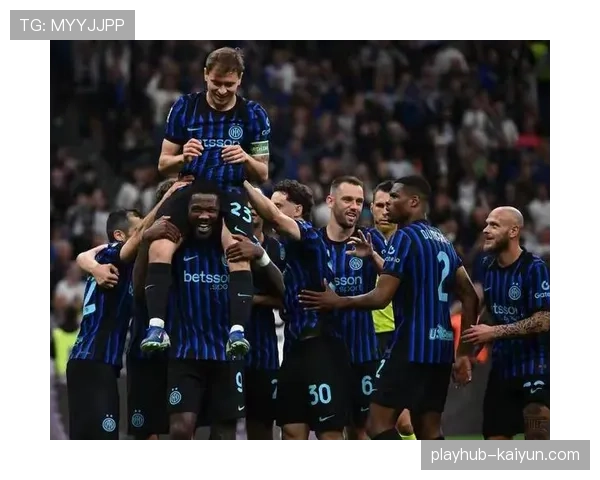 国际米兰主场3-0完胜卡利亚里，取得联赛三连胜12分领跑